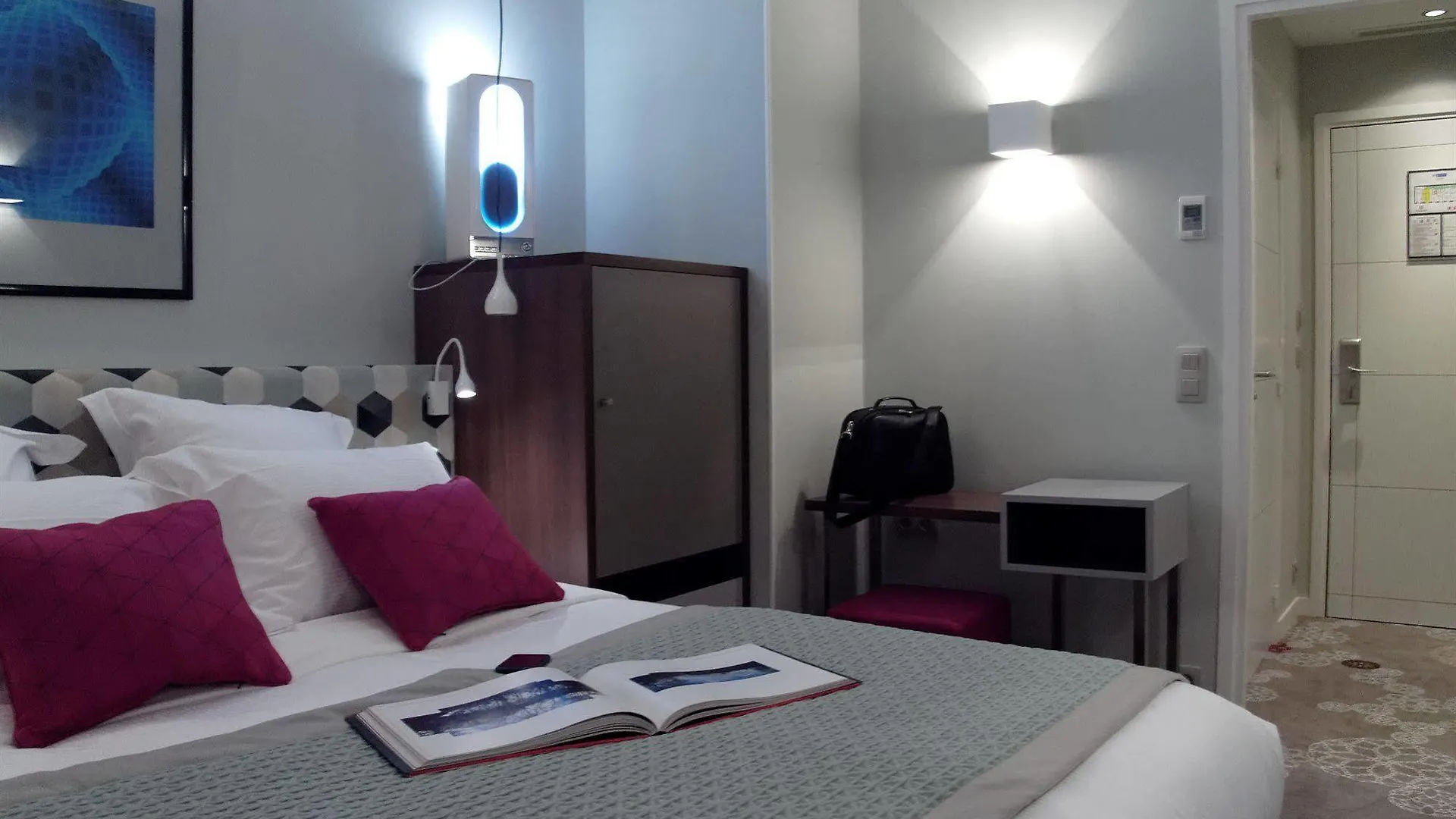 Hotel Le Mareuil Paris